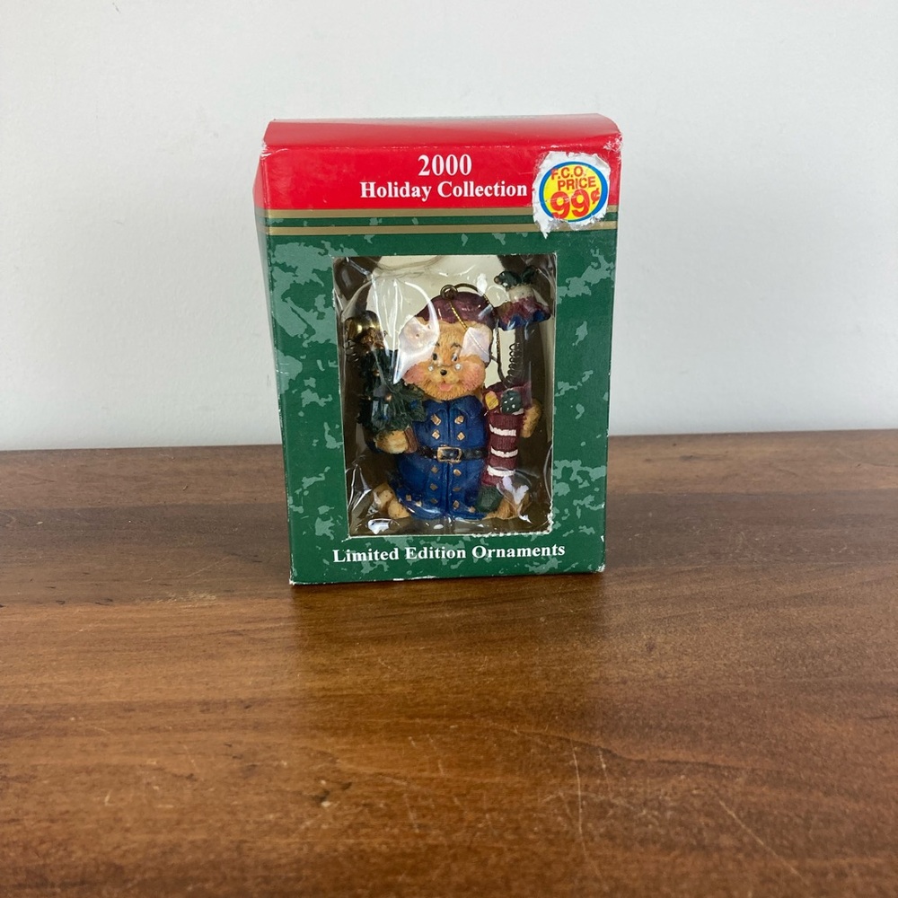 Rainbow Bros HOLIDAY COLLECTION 2000 Teddy Bear w/Tree Vtg Christmas Ornament